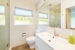 Hair dryer, towels - #4 Studio (PSP ID#4047) 2-night minimum (Palm Springs)