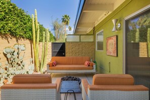 Terrace/patio - #4 Studio (PSP ID#4047) 2-night minimum (Palm Springs)