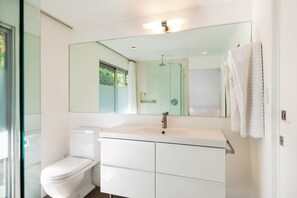 Hair dryer, towels - #6 Studio (PSP ID#4043) 2-night minimum (Palm Springs)