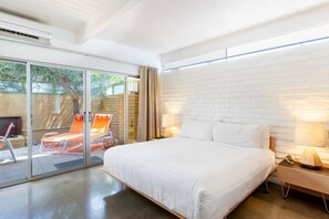 1 bedroom, WiFi - #1 Studio (PSP ID#4728) 2-night minimum (Palm Springs)