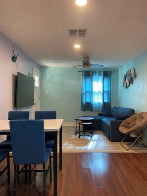 Dining - Sweet Home VI close to downtown (Houston)