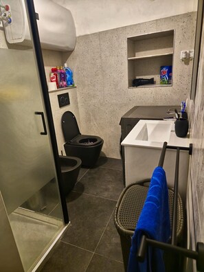 Shower, hair dryer, towels - Cozy Coastal Getaway in Nerezine (Mali Losinj)