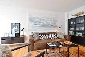 TV, fireplace, stereo - Ferienwohnung Moby Dick mit Terrasse und Sauna (Norderney)