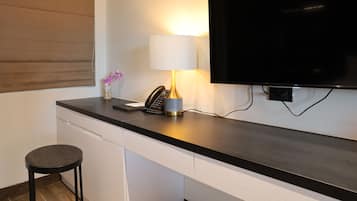 Exclusive Suite | 1 bedroom, minibar, laptop workspace, free WiFi