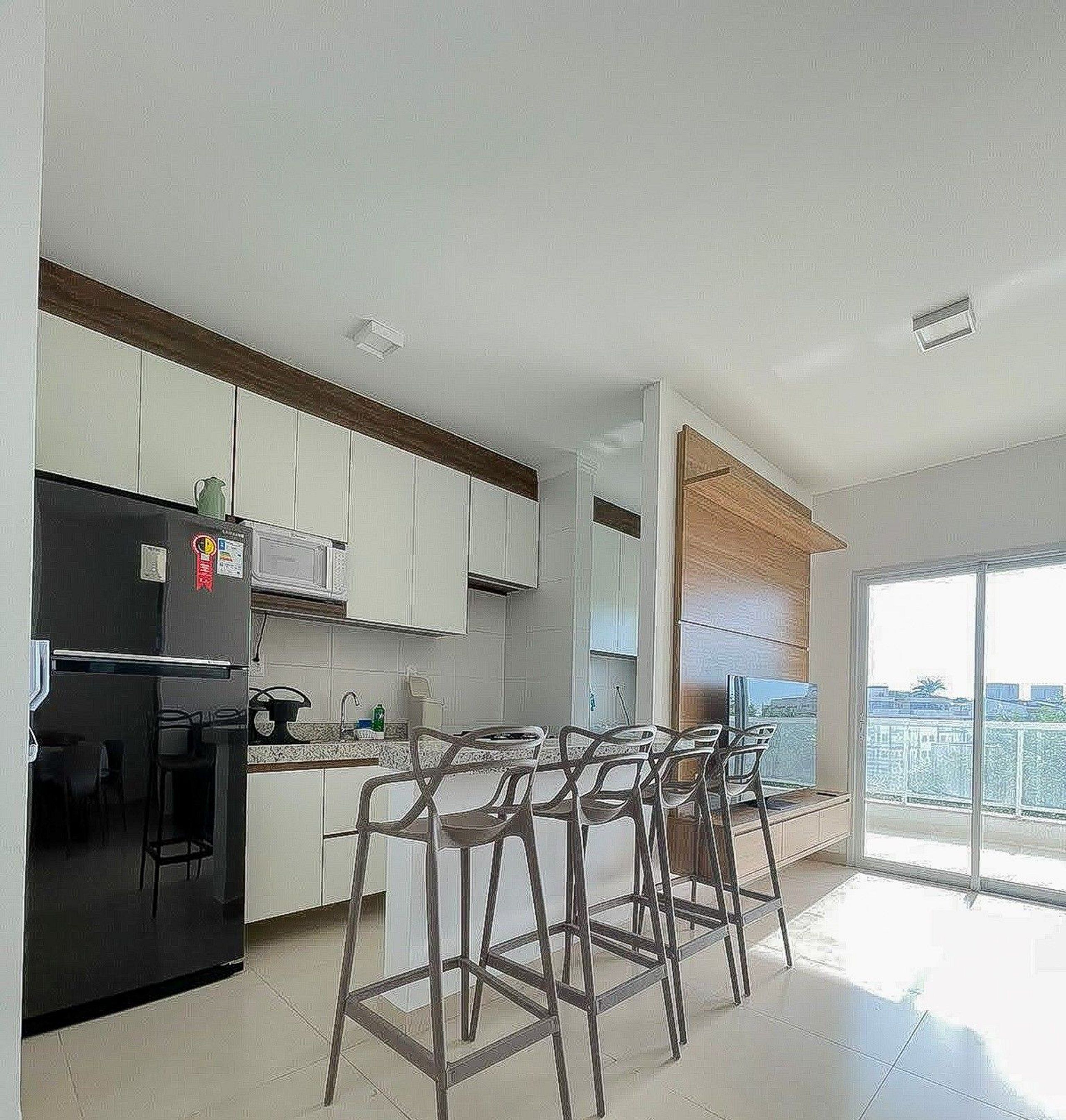 Frigorifero, microonde, forno, pentole/stoviglie/utensili