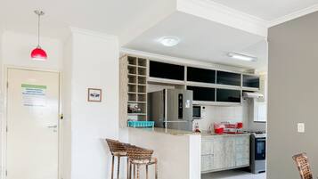 Fridge, microwave, oven