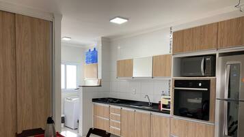 Refrigerador, microondas y horno