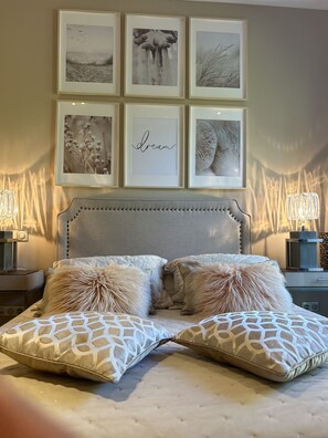 4 chambres, coffres-forts dans les chambres, bureau