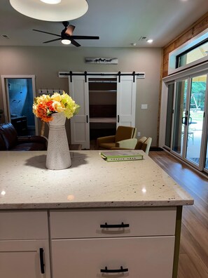 Interior - Serenity Barn, cozy barn-dominium with a great locatoin (Mooresville)
