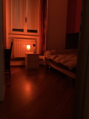 2 bedrooms, iron/ironing board, bed sheets
