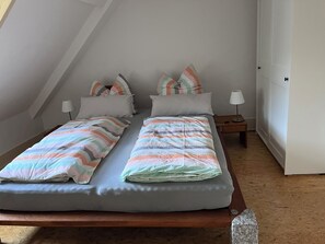 2 soverom, skrivebord, wi-fi og sengetøy