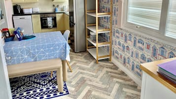 Chalet | Cuisine privée | Réfrigérateur, micro-ondes, four, plaque de cuisson