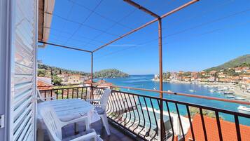 Apartment (One Bedroom Apartment with Balcony an) | Balcony