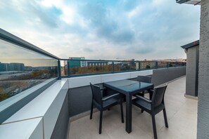 Deluxe Balcony City view suite | 阳台景观