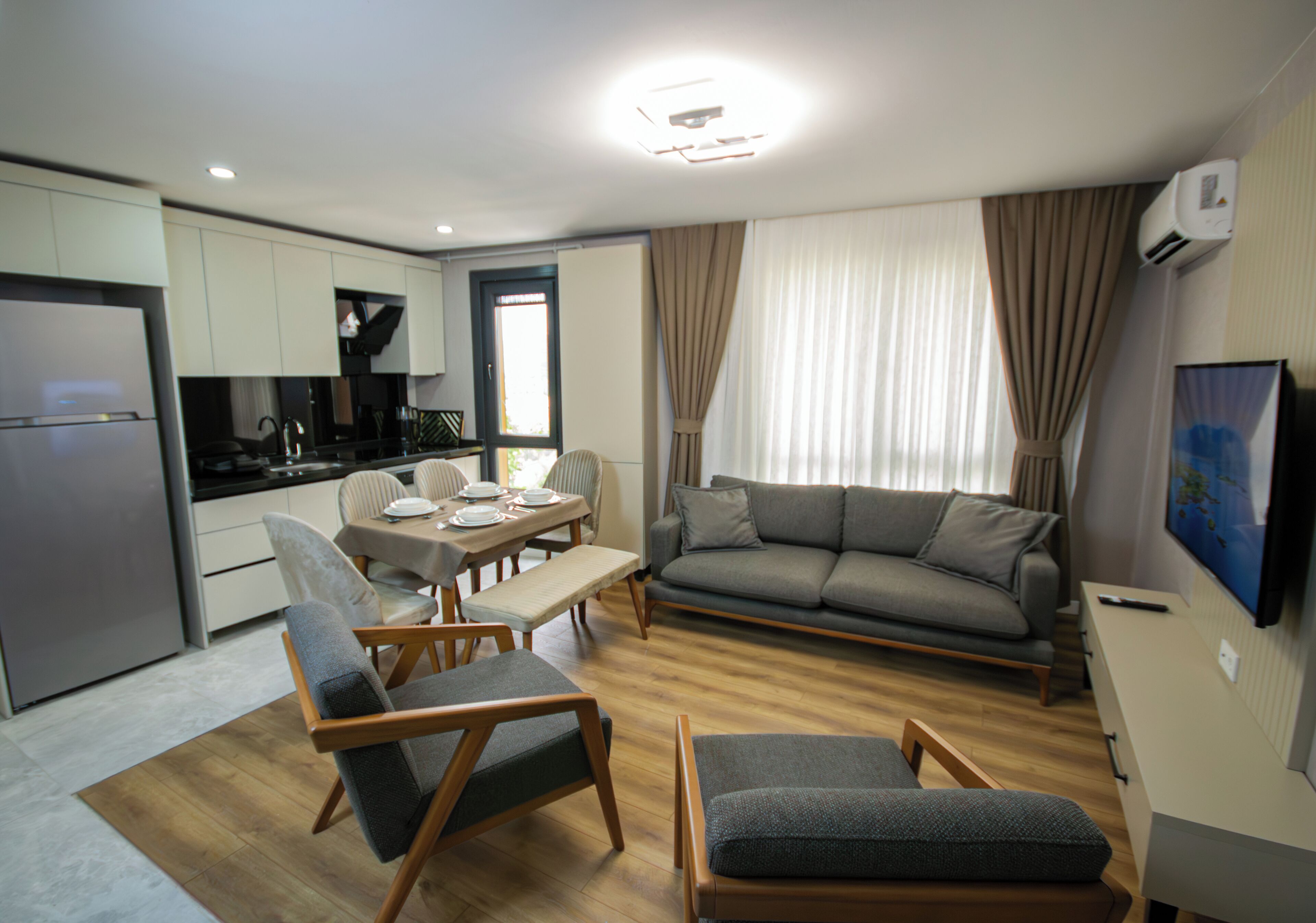Photo - Luxury Life Suites