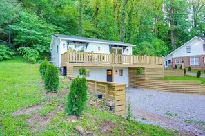 House (2 Bedrooms) | Interior - East Tennessee Home ~ 23 Mi to Chattanooga! (Cleveland)