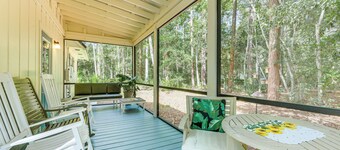 Rural Retreat! Florida Cottage w/ Screened Patio