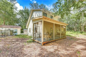 Cottage (3 Bedrooms) | Interior - Rural Retreat! Florida Cottage w/ Screened Patio (St. Johns)