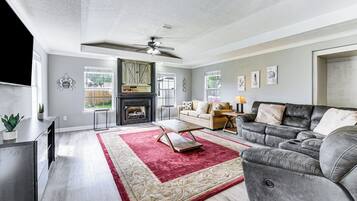 House (3 Bedrooms) | Interior