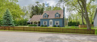 Walkable Thiensville Retreat Near Hiking!