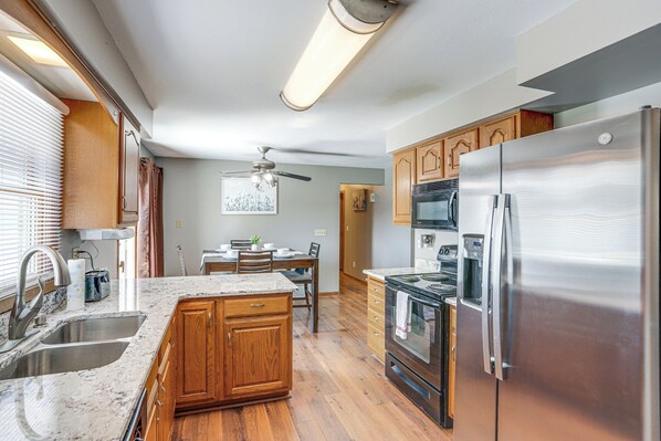 House (3 Bedrooms) | Interior