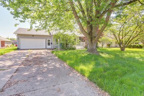 House (3 Bedrooms) | Interior - Lake Erie Family Getaway in Amherst: Pets Welcome! (Amherst)