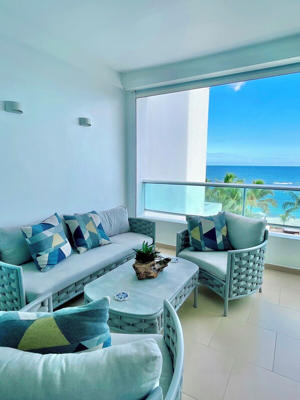 TV - Enjoy Paradise in Juan Dolio on my Beachfront Apartment (Playa Juan Dolio)