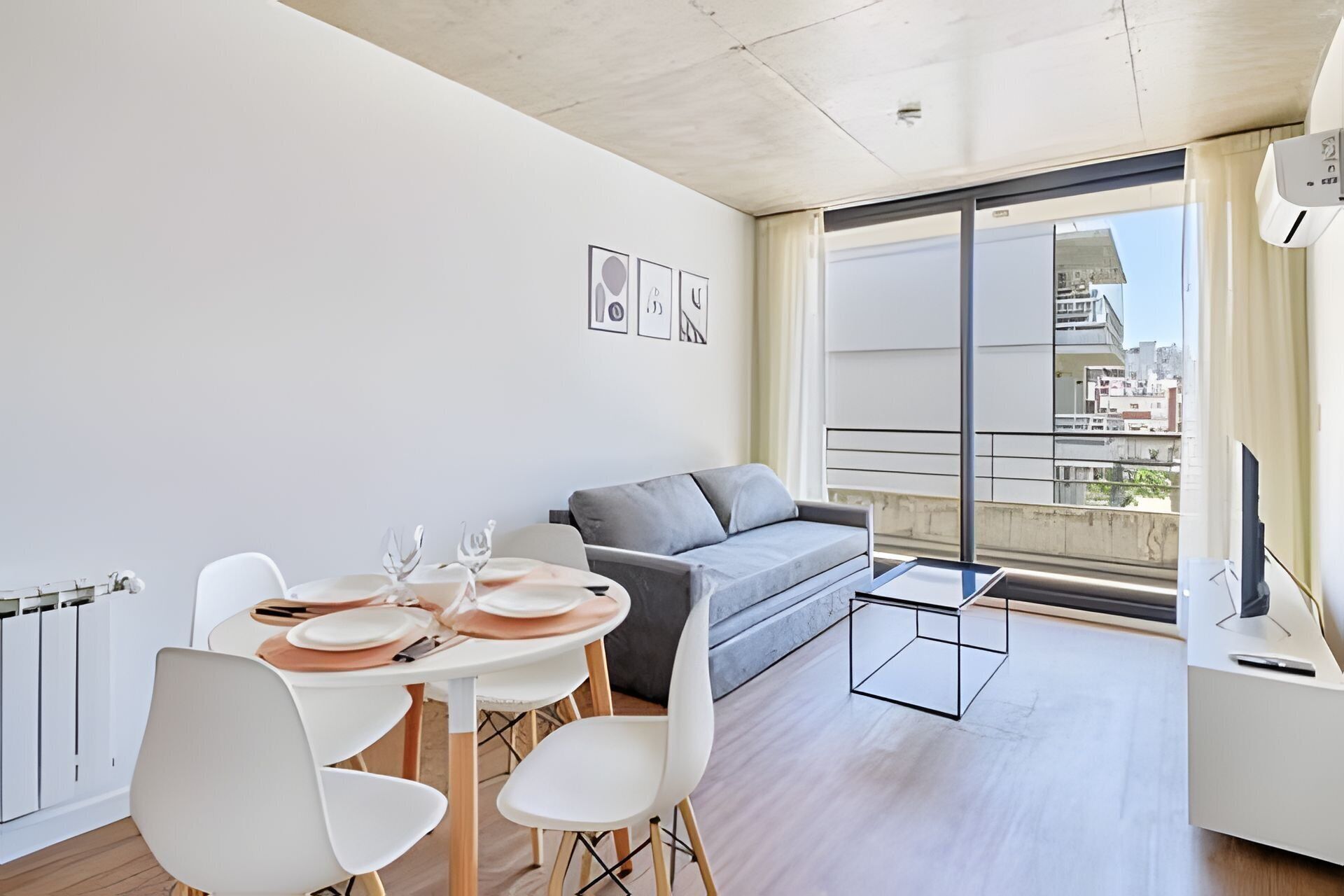 Family Apartment | Dining