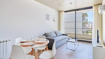 Family Apartment | Dining