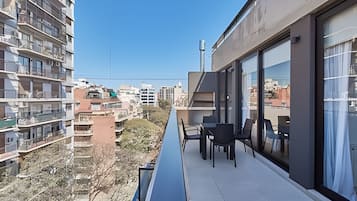 Deluxe Apartment | Balcony