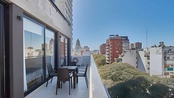 Apartment | Outdoor dining