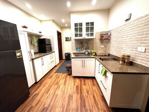 Fridge, microwave, oven, stovetop - Spacious cozy apartment in Karma Compound (Sheikh Zayed City)