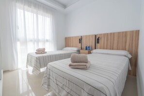 Exclusive Penthouse | Individually decorated, individually furnished, desk, laptop workspace - Helgafell (Rojales)