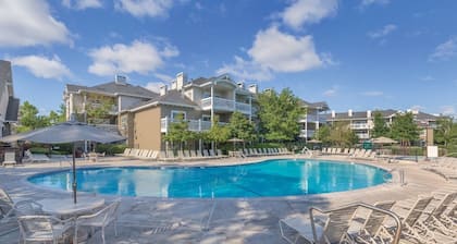 Sonoma | Wine Trails & Pool | 3BR • Sleeps 8