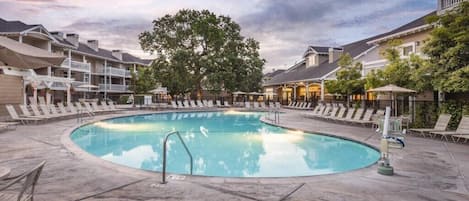 Beheizter Pool