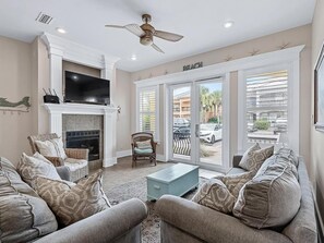 獨棟房屋, 多張床 (Beachboys & Mermaids) | 起居區 | 電視