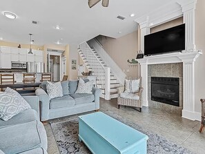 獨棟房屋, 多張床 (Beachboys & Mermaids) | 起居區 | 電視