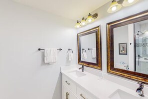 Condo, 1 King Bed with Sofa bed (Tops'l Beach Manor C-804) | Bathroom | Towels, soap, toilet paper - Tops'l Beach Manor C-804 (Miramar Beach)