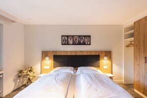 2 Schlafzimmer, Reisekinderbett, kostenloses WLAN, Bettwäsche