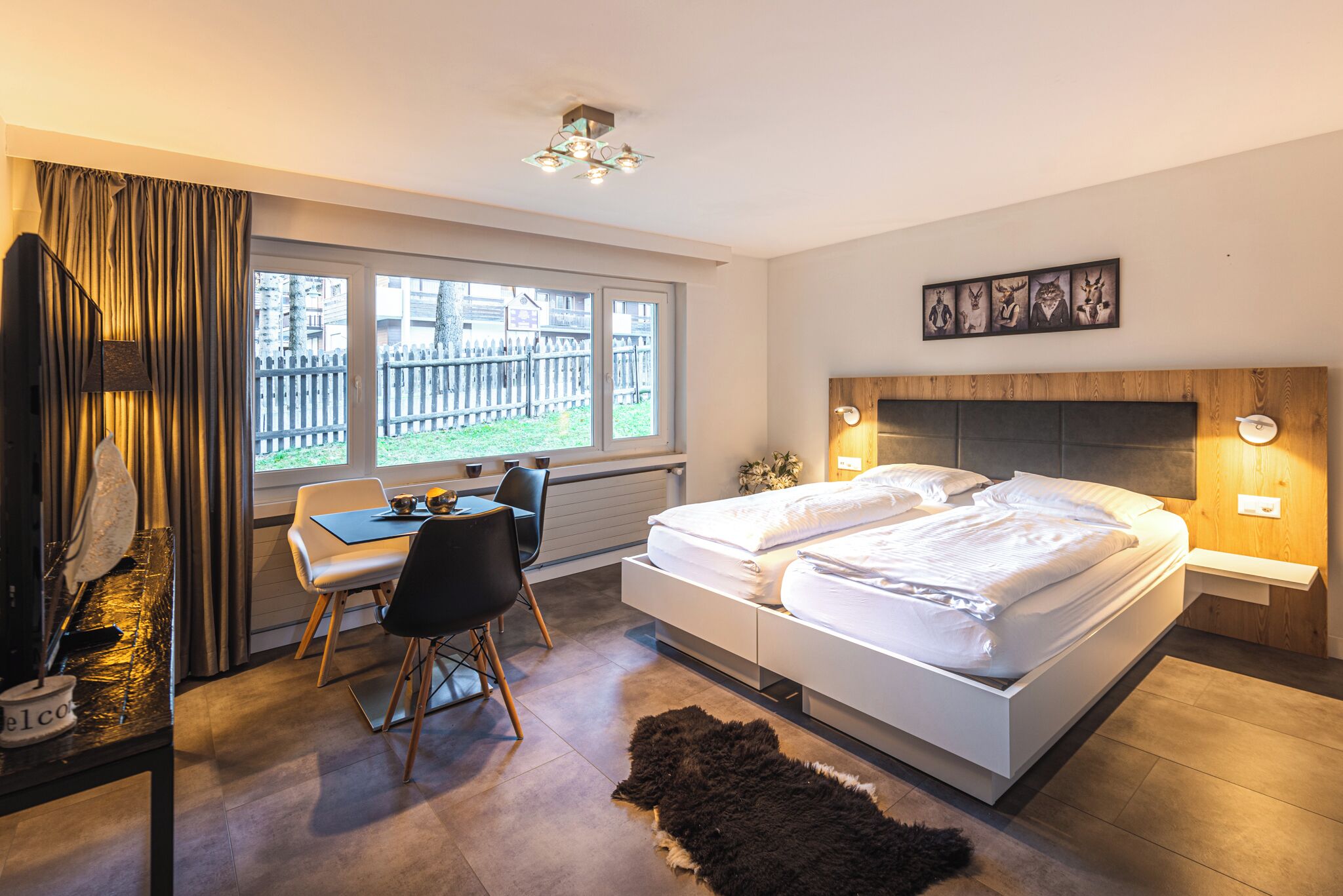 2 bedrooms, travel cot, free WiFi, bed sheets