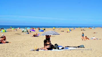 Una spiaggia nelle vicinanze