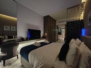 1 Schlafzimmer, Schreibtisch, WLAN, Bettwäsche