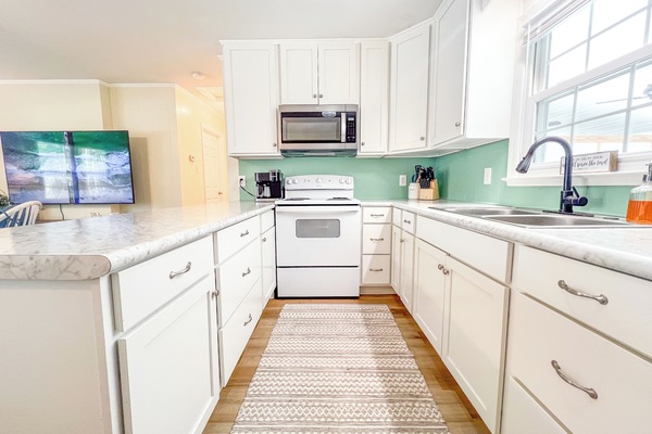 Geladeira, micro-ondas, fogão, cooktop