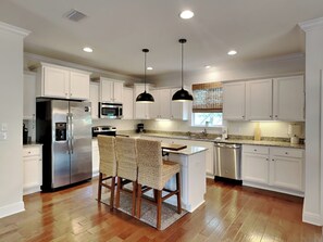 Ferienhaus, Mehrere Betten, Balkon, Gartenblick (Palm Breeze at Inlet Beach) | Eigene Küche | Kühlschrank, Mikrowelle, Ofen, Herdplatte