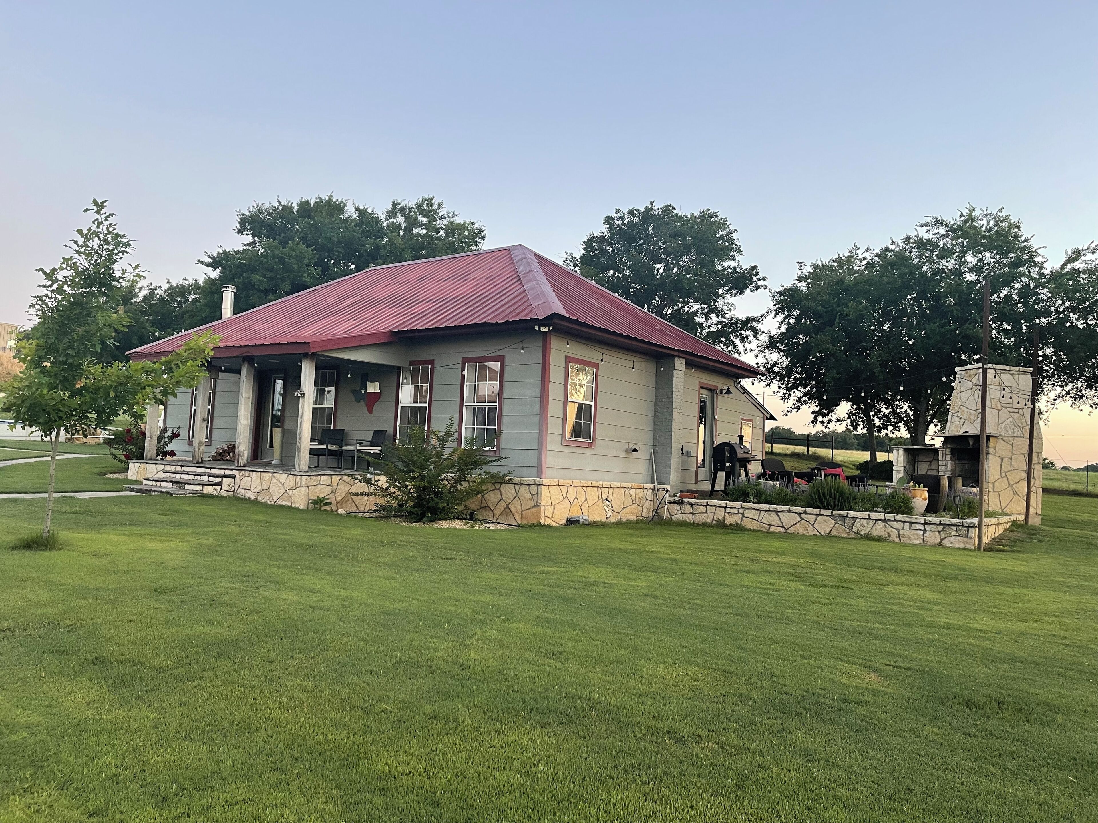 Country Cottage on Weatherford Ranch