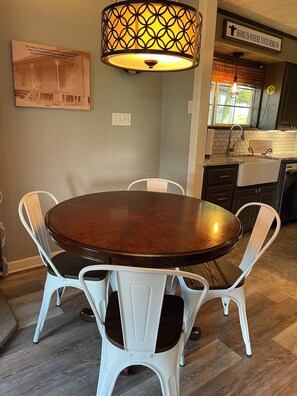 Dining - Country Cottage on Weatherford Ranch (Weatherford)