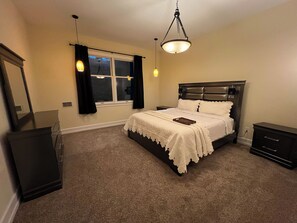 5 soverom, strykejern/-brett, wi-fi (inkludert) og sengetøy