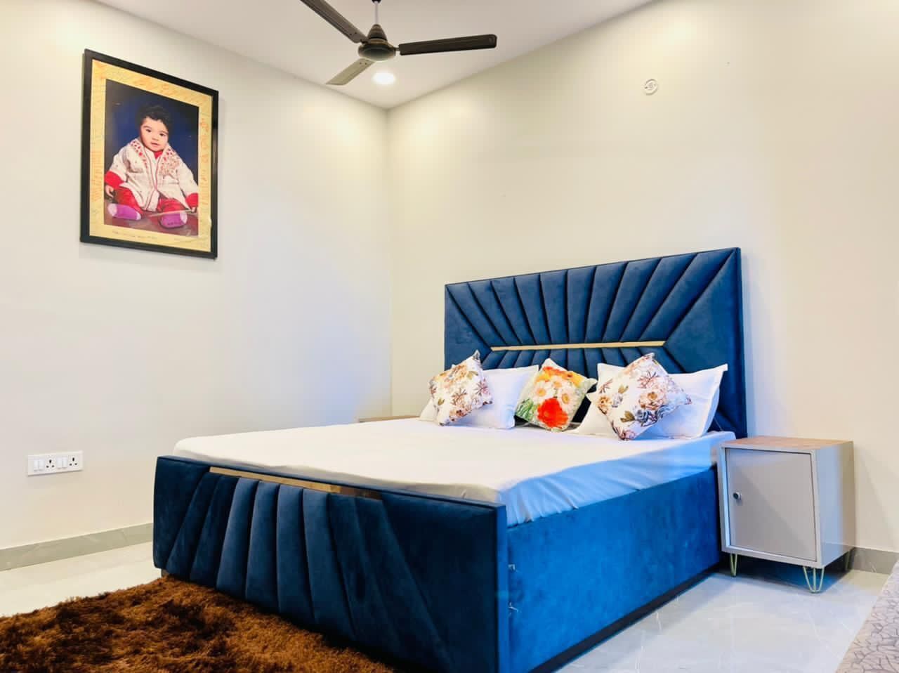 6 عدّة غرف نوم وخزنة داخل الغرفة ومكواة/لوح كي وواي فاي