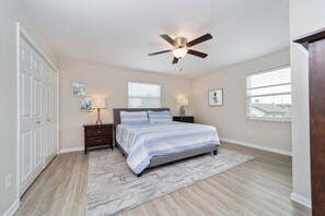 2 habitaciones, tabla de planchar con plancha, wifi y ropa de cama 