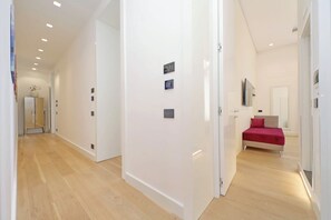 7 bedrooms, iron/ironing board, WiFi, bed sheets - Domus Aurea Luxury Suites (Roma)